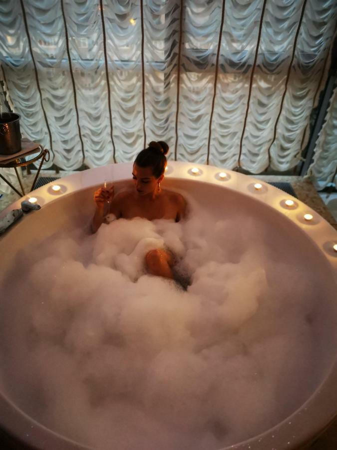 President Jacuzzi Apartment 克莱佩达 外观 照片